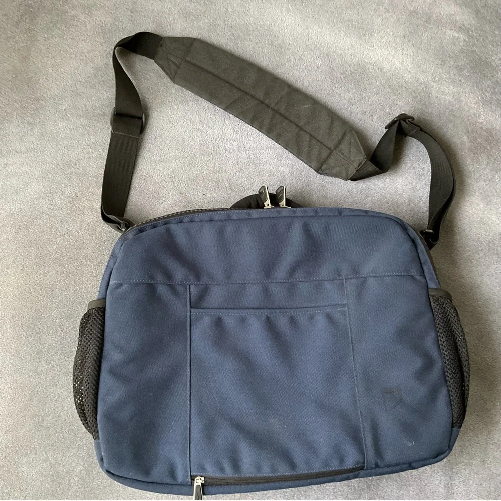 NIKE USA Laptop Messenger Bag Blue and Gray